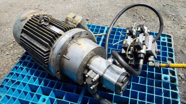 ** SOLD ** มอเตอร์ปั้มไฮดรอลิคเยอรมัน JSB GERMANY 10 HP 380V พร้อมวาล์วคอนโทรลไฟฟ้า เยอรมันทุกชิ้นสวยๆครับ