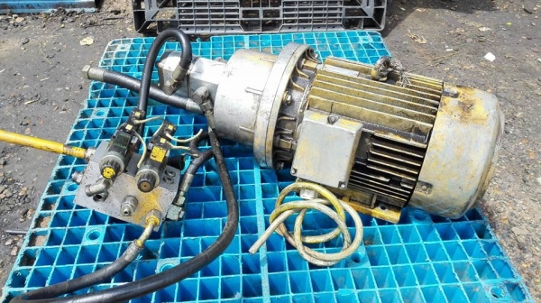 ** SOLD ** มอเตอร์ปั้มไฮดรอลิคเยอรมัน JSB GERMANY 10 HP 380V พร้อมวาล์วคอนโทรลไฟฟ้า เยอรมันทุกชิ้นสวยๆครับ