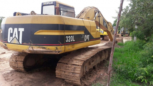 ขายด่วนCAT320  มี2คันให้เลือก V1-V2 เครื่องเดิมปั้มเดิมรถสวยทั้งสองคัน  ไฟฟ้าครบ แอร์เย็นรถสวย เอกสารเล่มทะเบียน