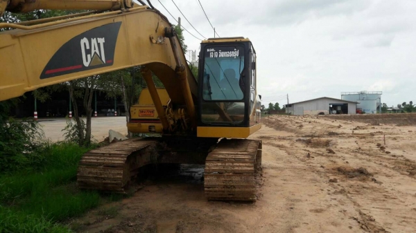 ขายด่วนCAT320  มี2คันให้เลือก V1-V2 เครื่องเดิมปั้มเดิมรถสวยทั้งสองคัน  ไฟฟ้าครบ แอร์เย็นรถสวย เอกสารเล่มทะเบียน