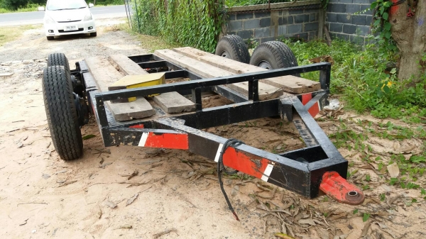 ขาย 380,000 KOMATSU pc 38 uu   พร้อมเทนเลอร์ลากอย่างดีเพลาใหญ่ รถสวยพร้อมใช้ทั้งรถและหางลาก 090-772-3710 090-772-3708