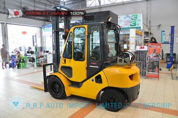 ขายรถโฟล์คลิฟท์มือสอง KOMATSU FG30T-16-732273 ราคา 395,000 บาท นำเข้าจากประเทศญี่ปุ่น 100\% ไม่เคยใช้งานในไทย