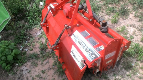 รถไถ 36 แรงปี 54 อุปกร 3 อย่าง ซ. ม 2000 นิด ฯฯ ป้ายแดง มือเดียว ราคาเบาฯฯ 300000 บาท คับ 0986683479 สิทธิ์ รถไถ 36 แรงปี 54 อุปกร 3 อย่าง ซ. ม 2000 นิด ฯฯ ป้ายแดง มือเดียว ราคาเบาฯฯ 300000 บาท คับ 0986683479 สิทธิ์