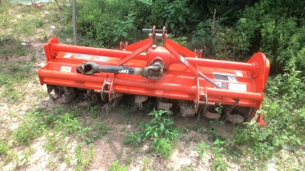 รถไถ 36 แรงปี 54 อุปกร 3 อย่าง ซ. ม 2000 นิด ฯฯ ป้ายแดง มือเดียว ราคาเบาฯฯ 300000 บาท คับ 0986683479 สิทธิ์ รถไถ 36 แรงปี 54 อุปกร 3 อย่าง ซ. ม 2000 นิด ฯฯ ป้ายแดง มือเดียว ราคาเบาฯฯ 300000 บาท คับ 0986683479 สิทธิ์