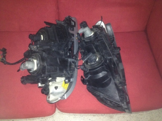 ไฟหน้าพร้อมไฟมุม BMW E46 เก่าญี่ปุ่นเเท้สภาพสวยหลอดครบ คู่ละ