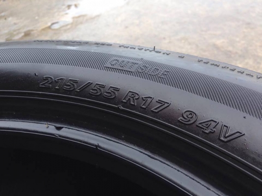 ยาง Bridgstone 215-55-17 ปี 15 ครบชุด 4 เส้น 5000 สภาพสวยๆไม่มีปะไม่บวมไม่กินข้าง ดอกยางเหลือเยอะเอาไปวิ่งกันใด้อีกยาวค่ะ ยาง Bridgstone 215-55-17 ปี 15 ครบชุด 4 เส้น 5000 สภาพสวยๆไม่มีปะไม่บวมไม่กินข้าง ดอกยางเหลือเยอะเอาไปวิ่งกันใด้อีกยาวค่ะ