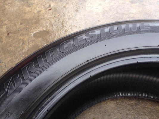 ยาง Bridgstone 215-55-17 ปี 15 ครบชุด 4 เส้น 5000 สภาพสวยๆไม่มีปะไม่บวมไม่กินข้าง ดอกยางเหลือเยอะเอาไปวิ่งกันใด้อีกยาวค่ะ ยาง Bridgstone 215-55-17 ปี 15 ครบชุด 4 เส้น 5000 สภาพสวยๆไม่มีปะไม่บวมไม่กินข้าง ดอกยางเหลือเยอะเอาไปวิ่งกันใด้อีกยาวค่ะ