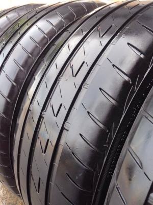 ยาง Bridgstone 215-55-17 ปี 15 ครบชุด 4 เส้น 5000 สภาพสวยๆไม่มีปะไม่บวมไม่กินข้าง ดอกยางเหลือเยอะเอาไปวิ่งกันใด้อีกยาวค่ะ ยาง Bridgstone 215-55-17 ปี 15 ครบชุด 4 เส้น 5000 สภาพสวยๆไม่มีปะไม่บวมไม่กินข้าง ดอกยางเหลือเยอะเอาไปวิ่งกันใด้อีกยาวค่ะ