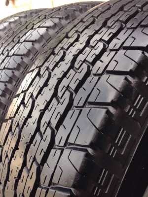 ยาง Bridgstone 245-70-16 ปี 15 ครบชุด 4 เส้น 7500  สภาพสวยๆไม่บวมไม่กินข้าง ดอกยางเหลือเยอะเอาไปวิ่งกันใด้อีกยาวค่ะ