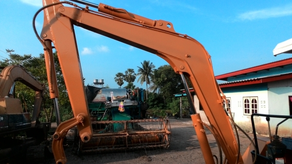 ขายแล้วครับขอบคุณช่างโยธา อ.บ.ต อ.แม่วงค์ ขออภัยด้วยท่านที่นัดไวหลายวันครับแบคโฮ PC 20 - 6 KOMATSU เครื่องเดิมไม่หลวมนิม 3D84-1A เครื่องไม่มีรอยซ่อม ปั้มเฟือง3ตอน แรงเร็ว เอวแน่นไม่หลวม แทรก.ลอเลอร์,ล้อนำ แน่น