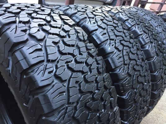 ยาง All BF Goodrich KO2 265 75 16 ปี15 ดอกเต็ม ติดหนวด ไม่มีปะ ราคาไม่แพง