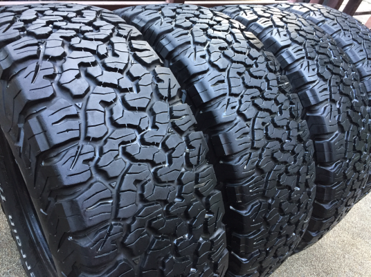 ยาง All BF Goodrich KO2 265 75 16 ปี15 ดอกเต็ม ติดหนวด ไม่มีปะ ราคาไม่แพง