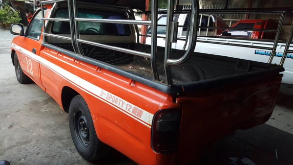 ขายโตโยต้าไทเกอร์ หัวเดียว ปี 2000 เครื่องดีเซล 2500 พวงมาลัยพาวเวอร์ ขายโตโยต้าไทเกอร์ หัวเดียว ปี 2000 เครื่องดีเซล 2500 พวงมาลัยพาวเวอร์