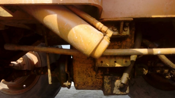 ขายKOMATSU JH30Bสภาพดีพอใช้. ทำงานทุกวัน ราคา265,000บ. สนใจติดต่อ 0835601591 หรือ 0903494058