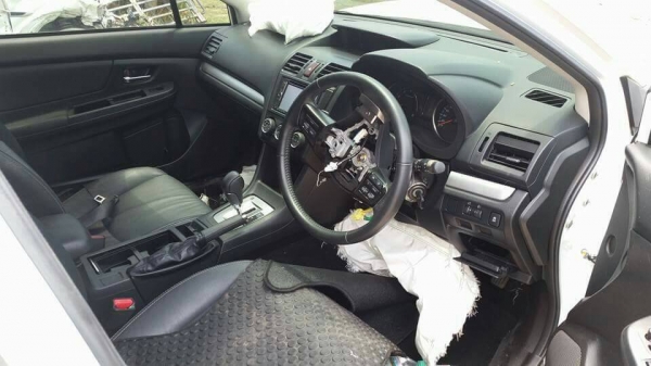 ขายรถอุบัติเหตุ SUBARU XV 2013 พร้อมเล่มทะเบียนโอนลอย