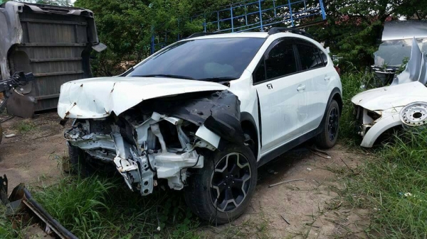 ขายรถอุบัติเหตุ SUBARU XV 2013 พร้อมเล่มทะเบียนโอนลอย