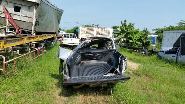 ขายรถอุบัติเหตุ TRITON 4DOR 2006 พร้อมเล่มทะเบียน