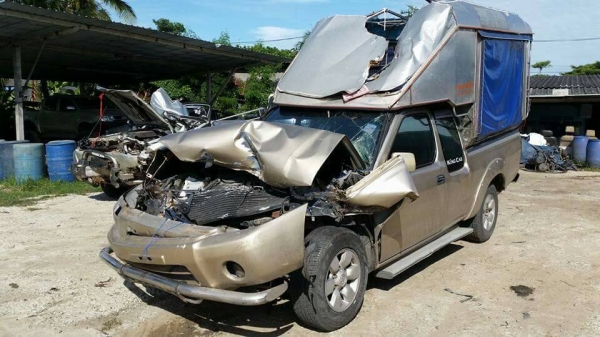 ขายรถอุบัติหตุ ฟรอนเทียร์ แคป เครื่อง 2.7 พร้อมเล่มทะเบียนโอนลอย