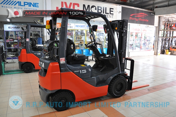 ขายรถโฟล์คลิฟท์มือสอง TOYOTA รุ่น 8FGL15-30983 ราคา 275,000 บาท นำเข้าจากประเทศญี่ปุ่น 100\% ไม่เคยใช้งานในไทย