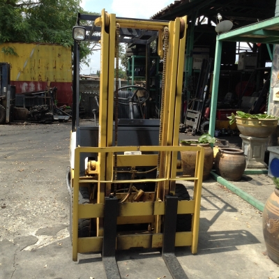 +++ ขายโฟล์คลิฟท์  KOMATSU FD15-14  ขนาด  1.5  ตัน  เครื่องยนต์ดีเซล  เสา  3  เมตร  เกียร์ธรรมดา  งา 1,070  มม.  ยางลม