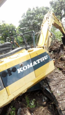 รถแบคโฮ komatsu PC 40-6 รถแบคโฮ komatsu PC 40-6