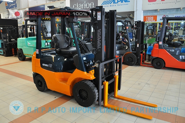 ขายรถโฟล์คลิฟท์มือสอง TOYOTA รุ่น 7FD18-18583 ราคา 295,000 บาท นำเข้าจากประเทศญี่ปุ่น 100\% ไม่เคยใช้งานในไทย