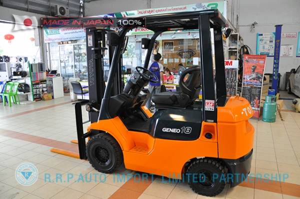 ขายรถโฟล์คลิฟท์มือสอง TOYOTA รุ่น 7FD18-18583 ราคา 295,000 บาท นำเข้าจากประเทศญี่ปุ่น 100\% ไม่เคยใช้งานในไทย