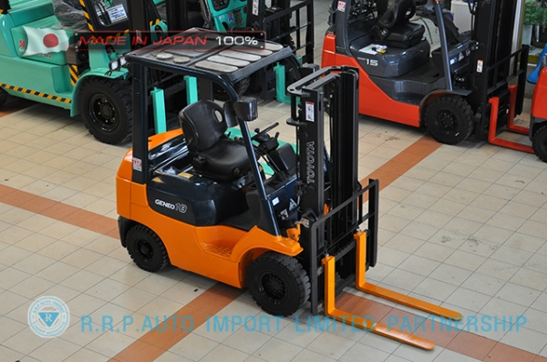 ขายรถโฟล์คลิฟท์มือสอง TOYOTA รุ่น 7FD18-18583 ราคา 295,000 บาท นำเข้าจากประเทศญี่ปุ่น 100\% ไม่เคยใช้งานในไทย