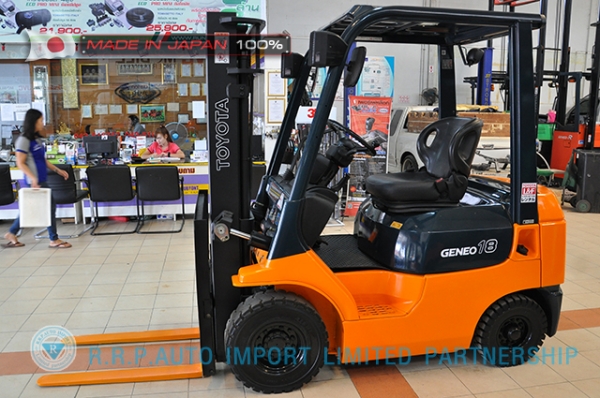 ขายรถโฟล์คลิฟท์มือสอง TOYOTA รุ่น 7FD18-18583 ราคา 295,000 บาท นำเข้าจากประเทศญี่ปุ่น 100\% ไม่เคยใช้งานในไทย