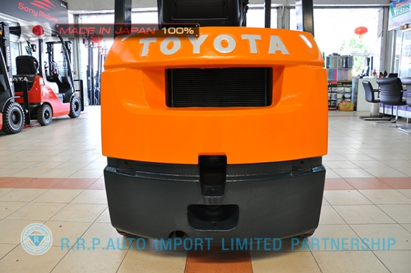 ขายรถโฟล์คลิฟท์มือสอง TOYOTA รุ่น 7FD18-18583 ราคา 295,000 บาท นำเข้าจากประเทศญี่ปุ่น 100\% ไม่เคยใช้งานในไทย