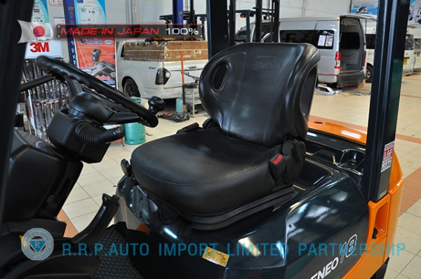 ขายรถโฟล์คลิฟท์มือสอง TOYOTA รุ่น 7FD18-18583 ราคา 295,000 บาท นำเข้าจากประเทศญี่ปุ่น 100\% ไม่เคยใช้งานในไทย