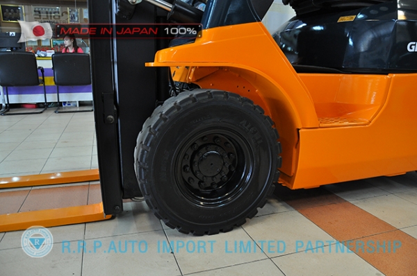 ขายรถโฟล์คลิฟท์มือสอง TOYOTA รุ่น 7FD18-18583 ราคา 295,000 บาท นำเข้าจากประเทศญี่ปุ่น 100\% ไม่เคยใช้งานในไทย