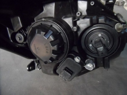 อะไหล่ รถยนต์ มือ สอง ไฟหน้ารถยนต์มือสอง ซีนอน ครบชุด โตโยต้า วิช ตัว 2 TOYOTA WISH