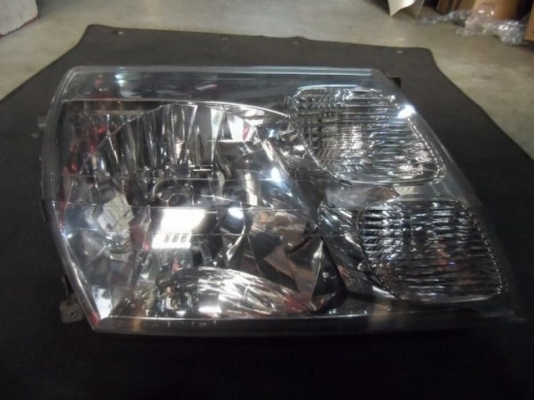 อะไหล่ รถยนต์ มือ สอง ไฟหน้ารถยนต์มือสอง โตโยต้า แกรนเวีย TOYOTA Grandvia