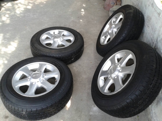 ล้ออีสุ ขอบ16นิ้ว6รู พร้อมยาง ชุดนี้ ราคา 5500 บาท