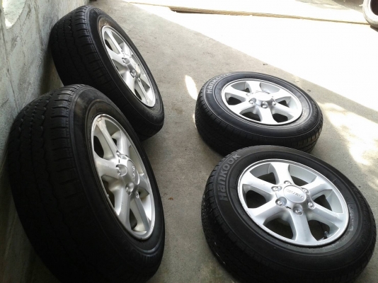 ล้ออีสุ ขอบ16นิ้ว6รู พร้อมยาง ชุดนี้ ราคา 5500 บาท