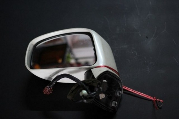 อะไหล่ รถยนต์ มือ สอง กระจกมองข้าง นิสสัน ทีด้า 5สาย  NISSAN TIDA