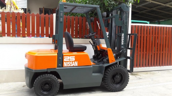 ขายนิสสัน ดีเซล  2.5 ตัน