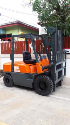 ขายนิสสัน ดีเซล  2.5 ตัน