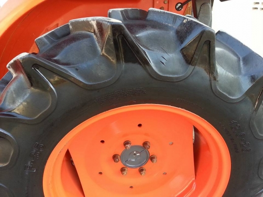 คูโบต้า L4708SP 4 WD ใบมีดดันหน้า ผานหลัง ทำงาน 520 ชั่วโมง