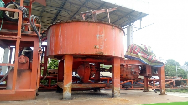 เครื่องอัดอิฐบล็อก แบบ 4 ก้อน กะบะสไลด์ มือสอง