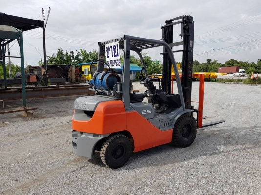 ขายรถยก2.5ตัน.เบนชิน+แก็ส..รถนอก