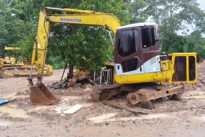 ขาย!! >>> Komatsu Pc78US รุ่น 6 <<< เครื่องดี ปั้มแรง ไฟฟ้าครบ ตัวเดินพัง 1 ข้าง เอกสารอินวอย