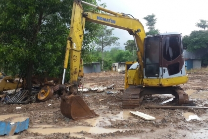 ขาย!! >>> Komatsu Pc78US รุ่น 6 <<< เครื่องดี ปั้มแรง ไฟฟ้าครบ ตัวเดินพัง 1 ข้าง เอกสารอินวอย