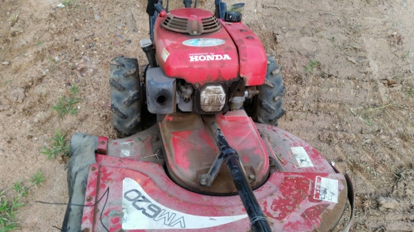 ขาย เครื่องตัดหญ้า แบบรถเข็น HONDA 4 จังหวะ ตัดหญ้าสูงต่ำได้ ชม VDO ได้ครับ ขาย เครื่องตัดหญ้า แบบรถเข็น HONDA 4 จังหวะ ตัดหญ้าสูงต่ำได้ ชม VDO ได้ครับ