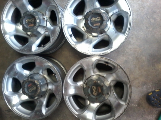 ล้อมือสอง ล้อมือสอง