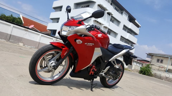 HONDA CBR250R ตัว TOP มี ABS สภาพเหมือนรถมือหนึ่งป้ายแดงรับประกัน ฟรีโอน