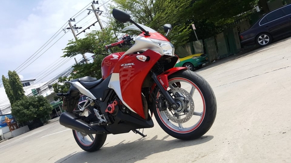 HONDA CBR250R ตัว TOP มี ABS สภาพเหมือนรถมือหนึ่งป้ายแดงรับประกัน ฟรีโอน