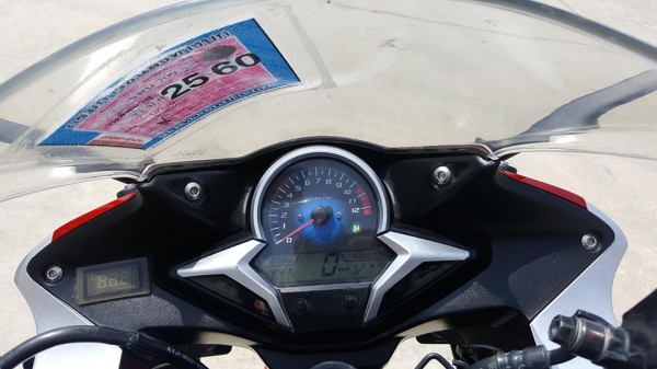 HONDA CBR250R ตัว TOP มี ABS สภาพเหมือนรถมือหนึ่งป้ายแดงรับประกัน ฟรีโอน