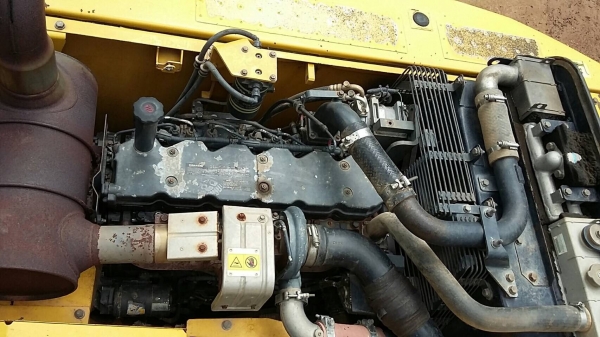 รถแมคโค KOMATSU PC 200  รุ่น 8  11090 ชั่วโมง